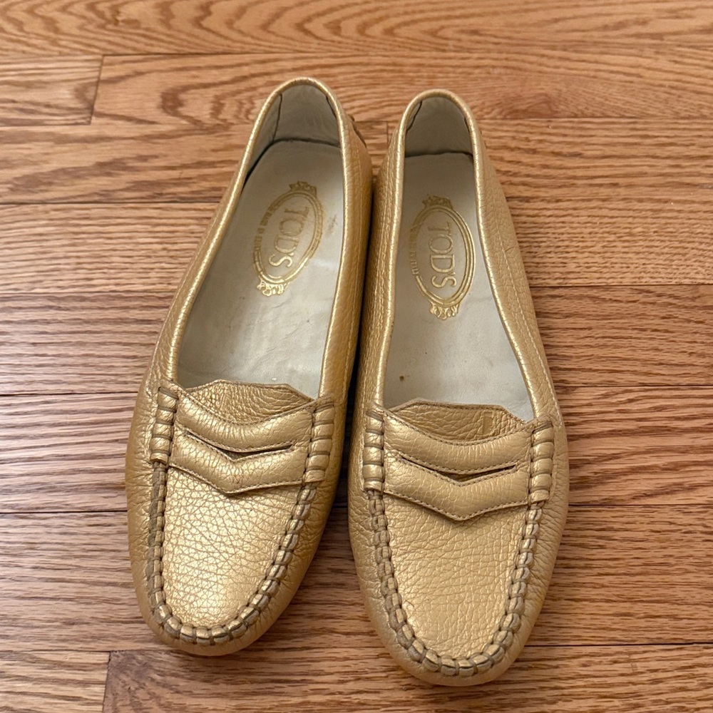 Tod's Gold Leather Loafers